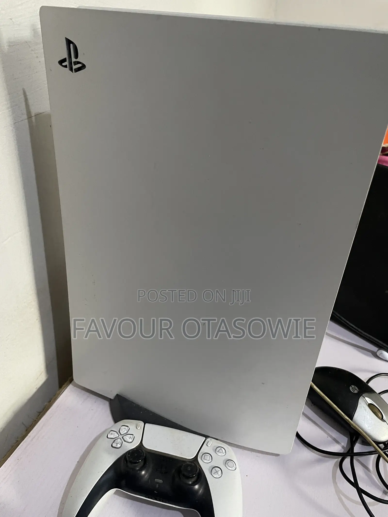 Ps5 Console Pad and 2games