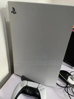 Ps5 Console Pad and 2games
