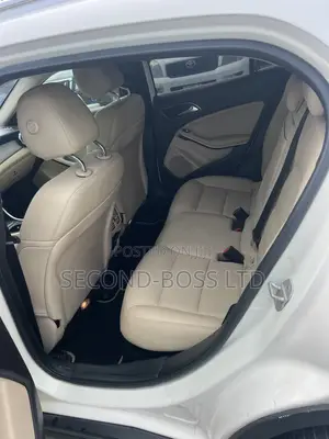 Mercedes-Benz GLA 250 2017 White