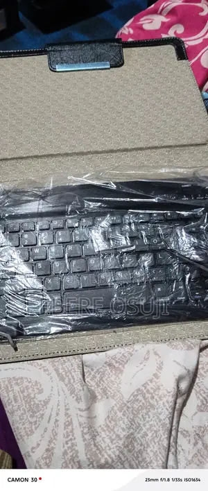 Bluetooth Keyboard With Pouch