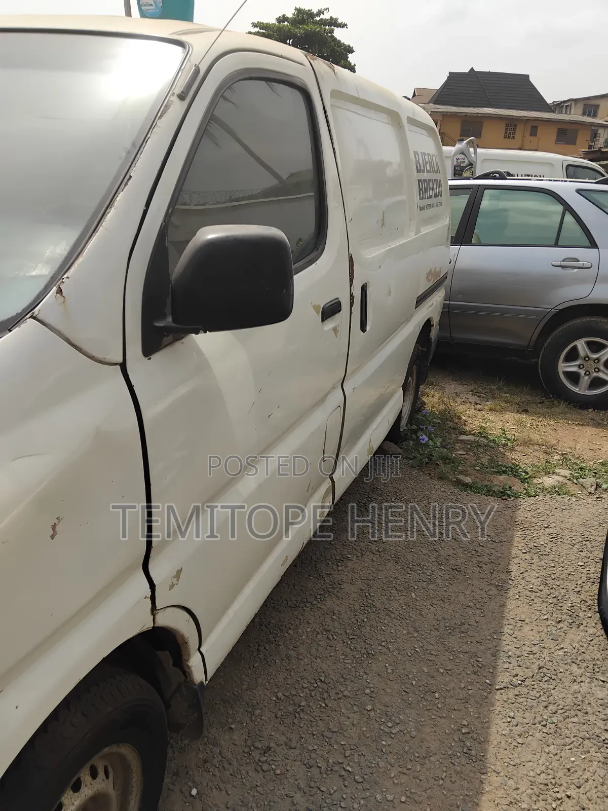 Toyota HiAce 2004 White