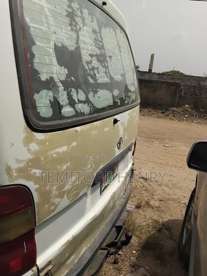 Toyota HiAce 2004 White