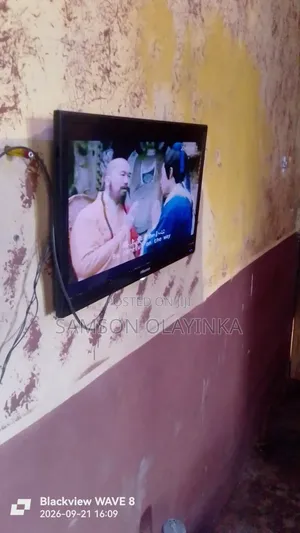 Hisense 26 inches TVs