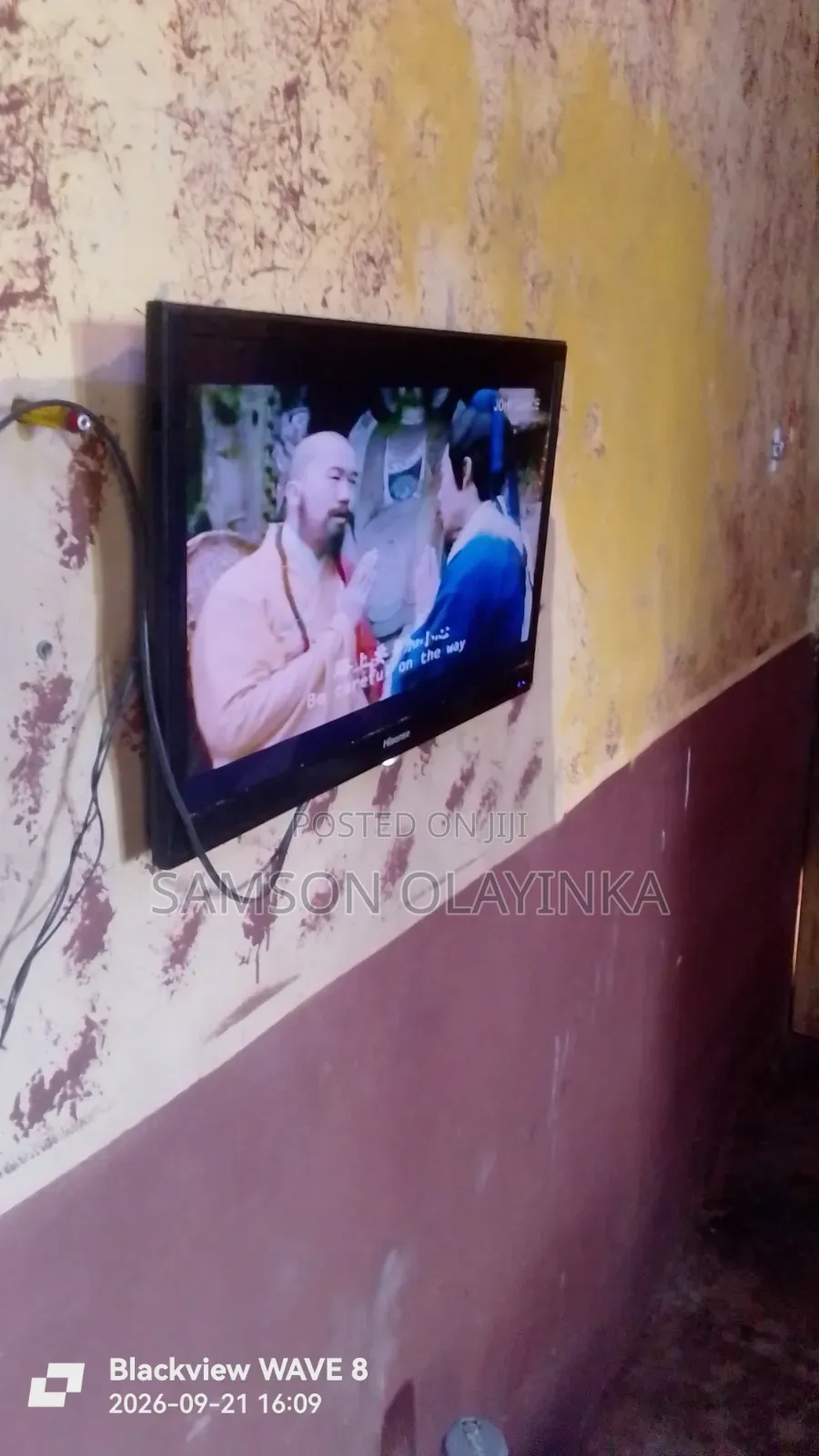 Hisense 26 inches TVs
