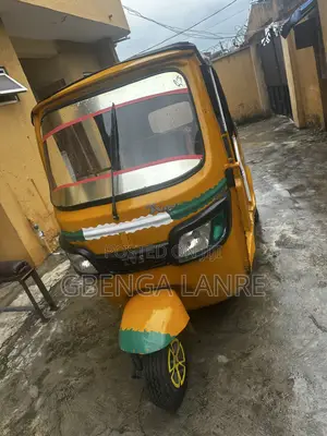 TVS King Deluxe Plus iTouch Start 2023 Yellow