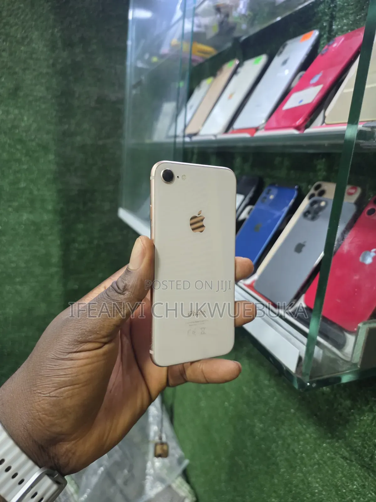 Apple iPhone 8 64 GB Gold