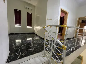 4bdrm Duplex in Chevron for rent