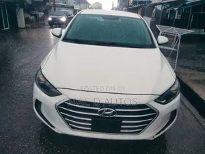 Hyundai Elantra ECO Sedan FWD (1.4L 4cyl 7A) 2017 White