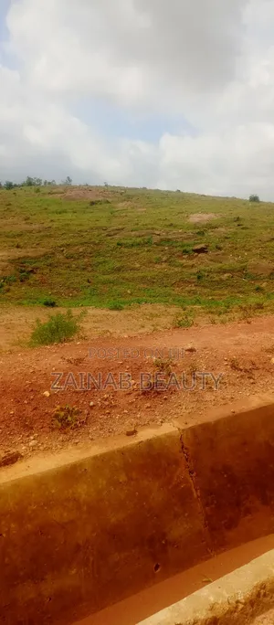 1000sqm Estate Land for 6-Units of 3 Bedroom Block of Flats With CofO