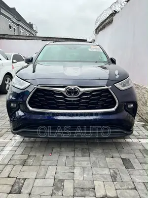Toyota Highlander 2021 Blue