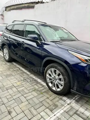 Toyota Highlander 2021 Blue