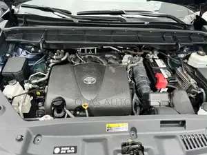 Toyota Highlander 2021 Blue