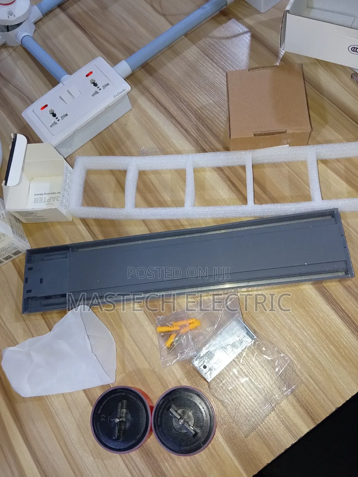 40cm Power Track Socket. 32a/8000w Max.