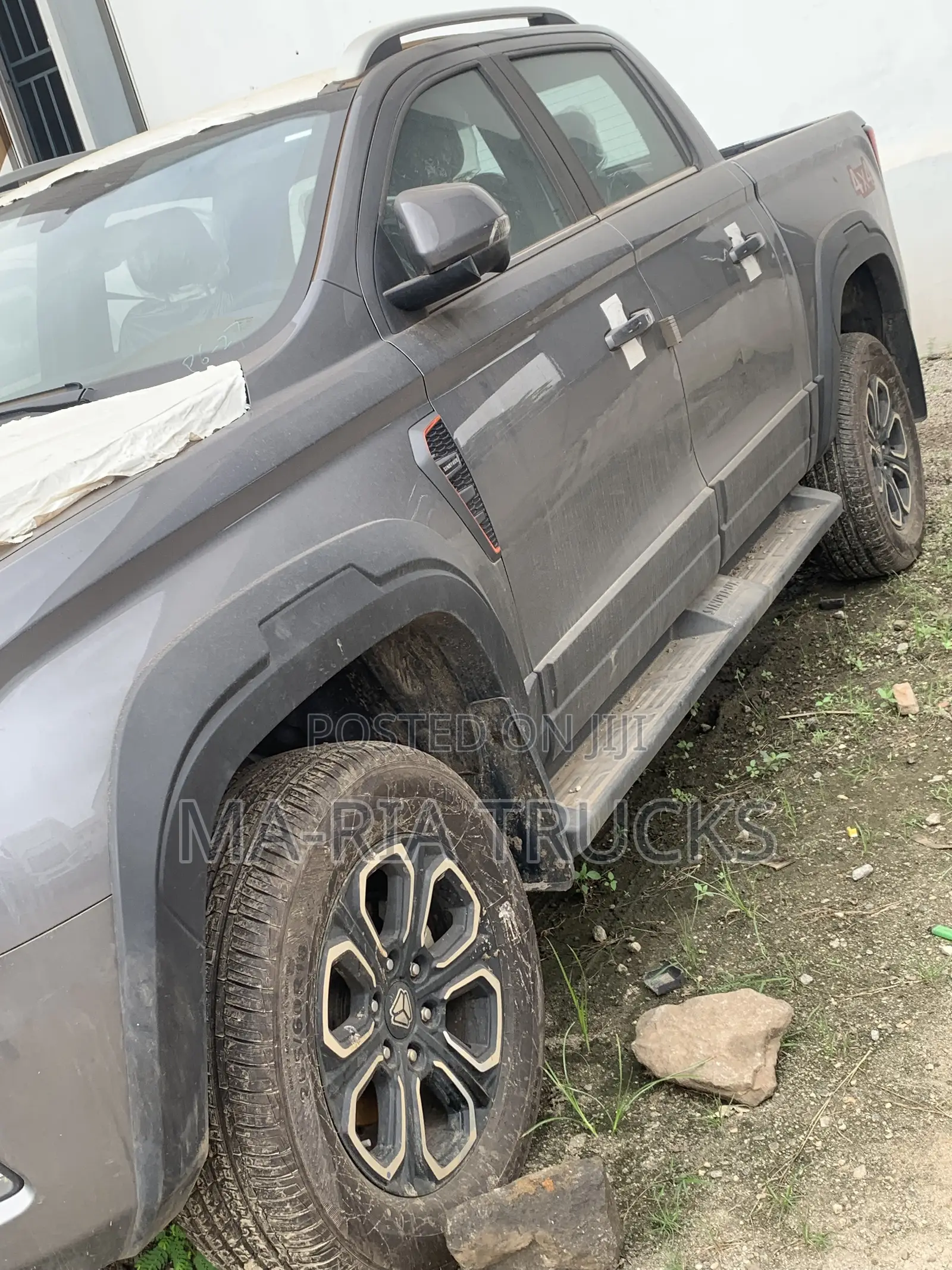 New Sinotruk Howo 2025 Gray