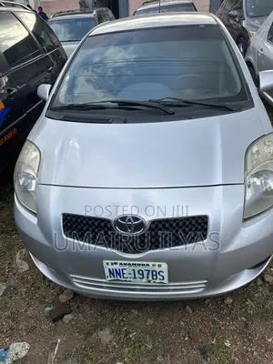 Toyota Yaris 2012 Silver