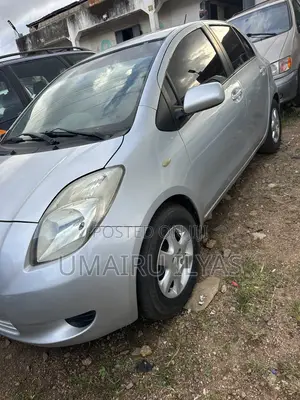 Toyota Yaris 2012 Silver
