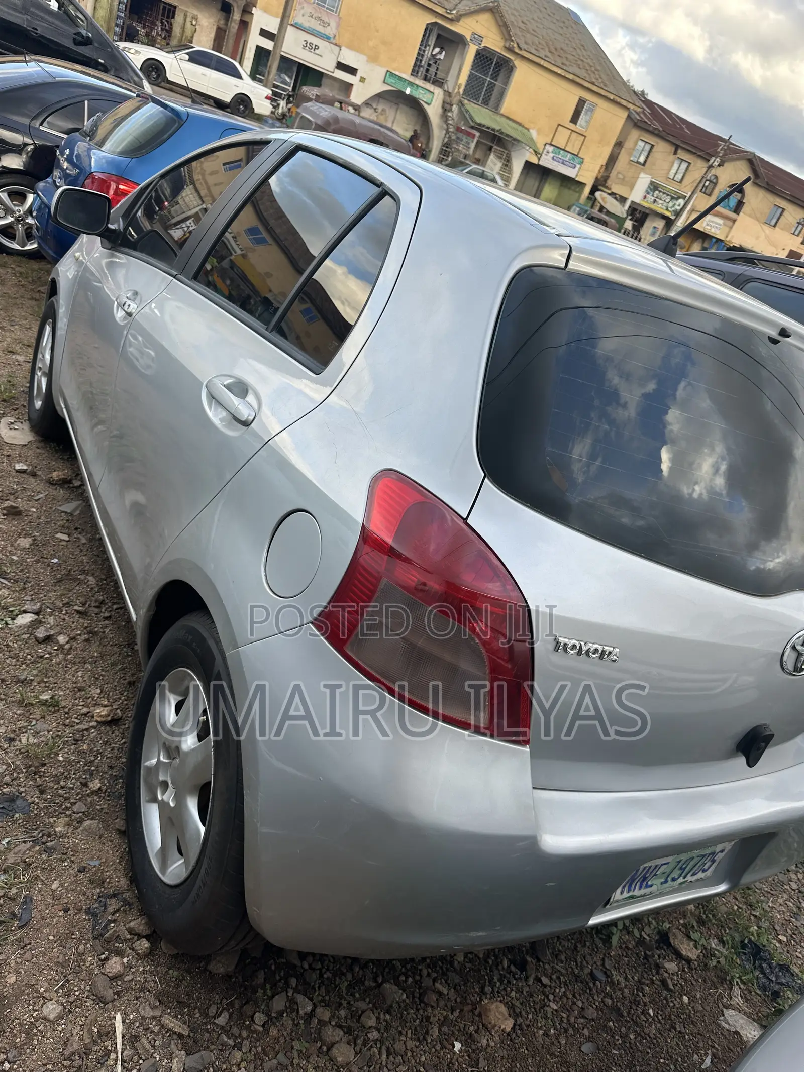 Toyota Yaris 2012 Silver