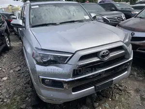 Toyota 4-Runner 2015 Silver
