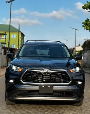Toyota Highlander Platinum 2022 Gray