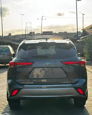 Toyota Highlander Platinum 2022 Gray
