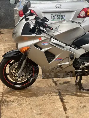 Honda VF 2001 Silver