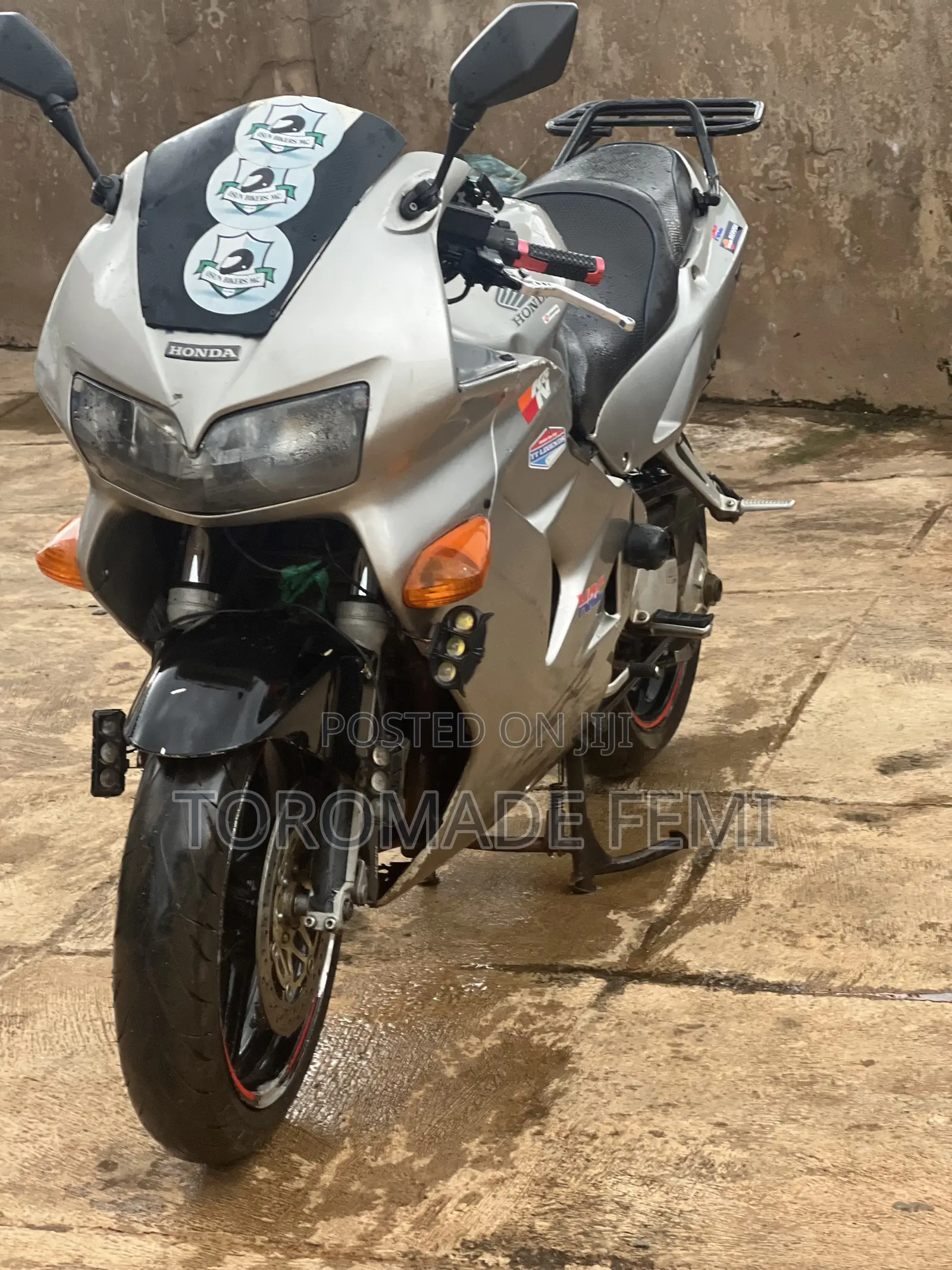 Honda VF 2001 Silver