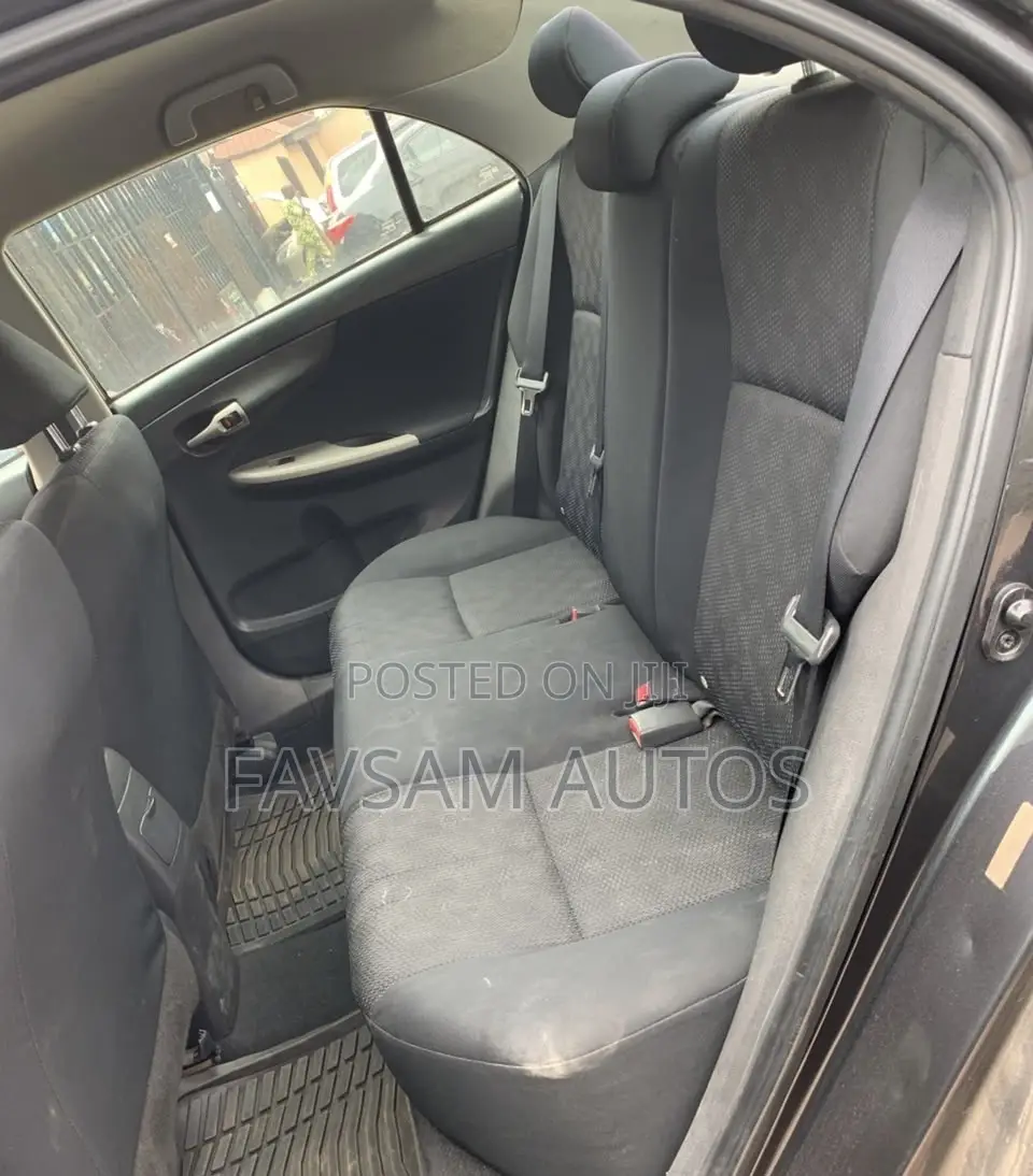 Toyota Corolla 2009 Gray