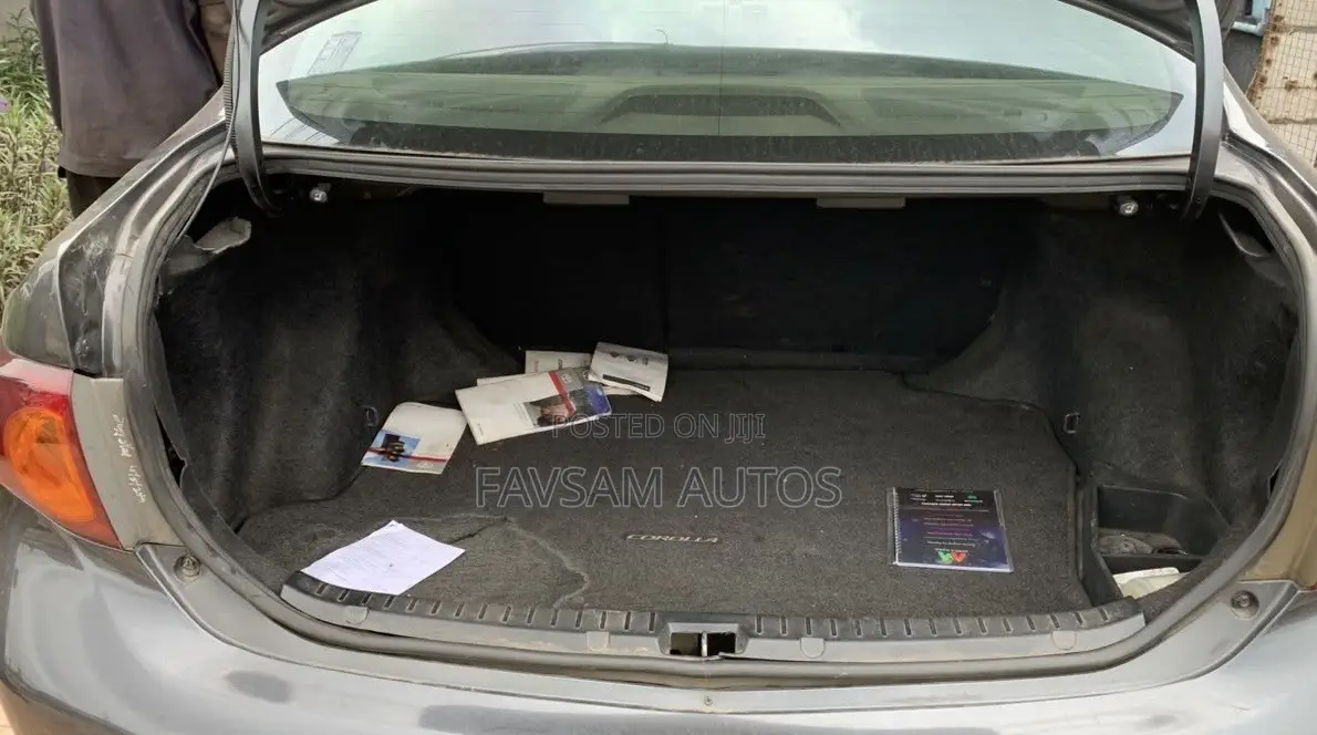 Toyota Corolla 2009 Gray