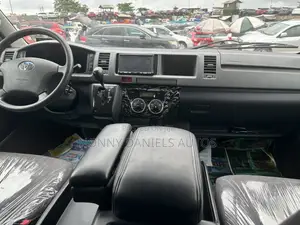 Toyota HiAce 2015 Black