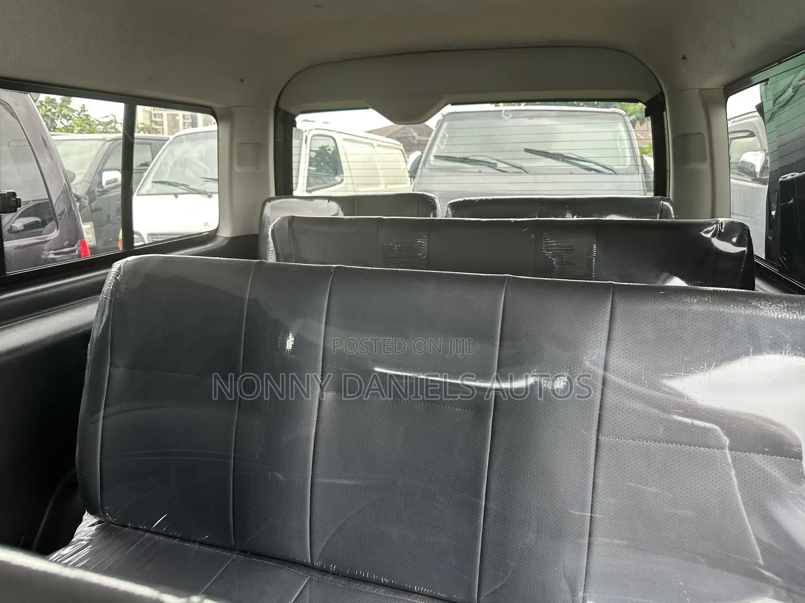 Toyota HiAce 2015 Black
