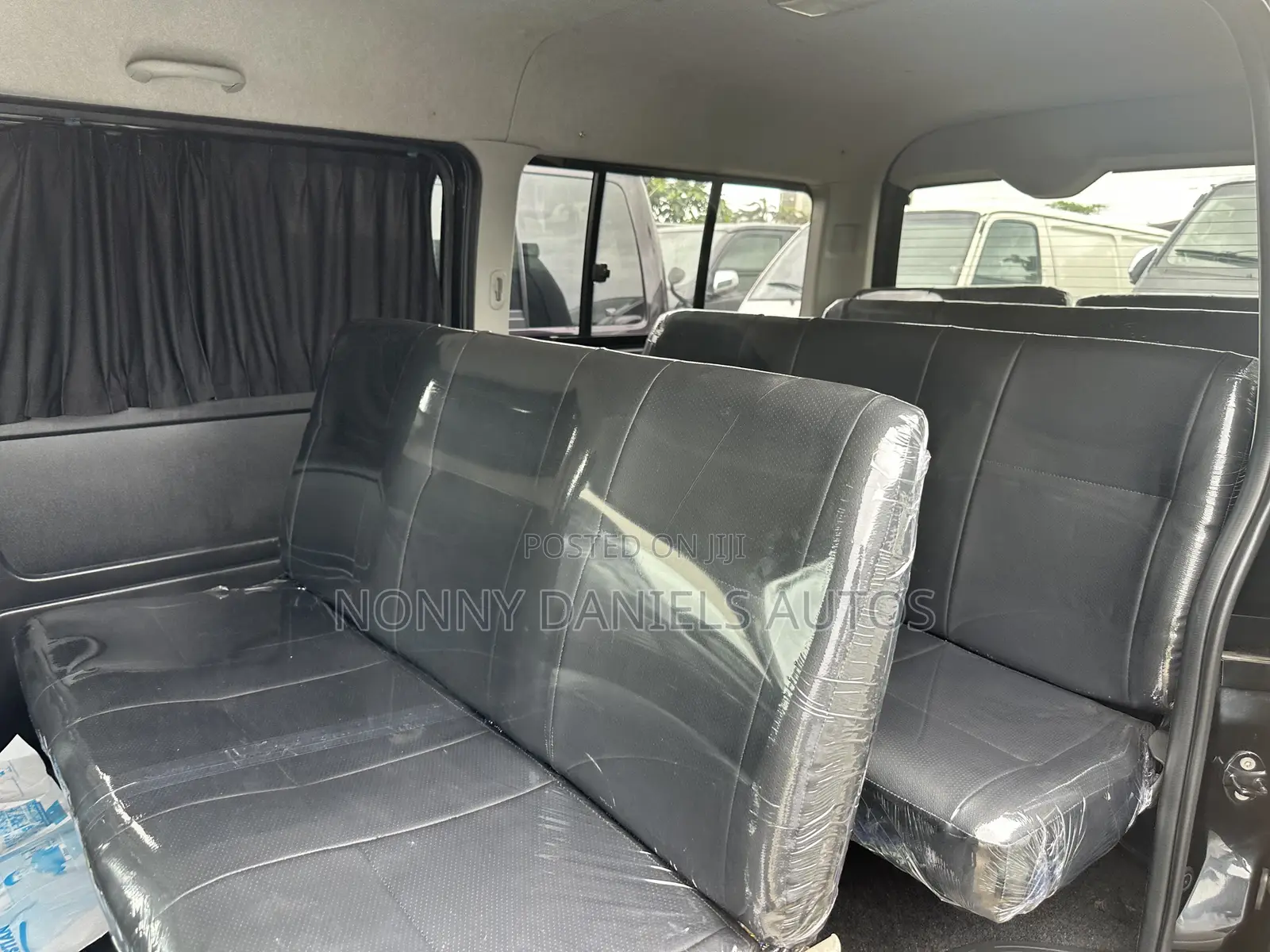 Toyota HiAce 2015 Black