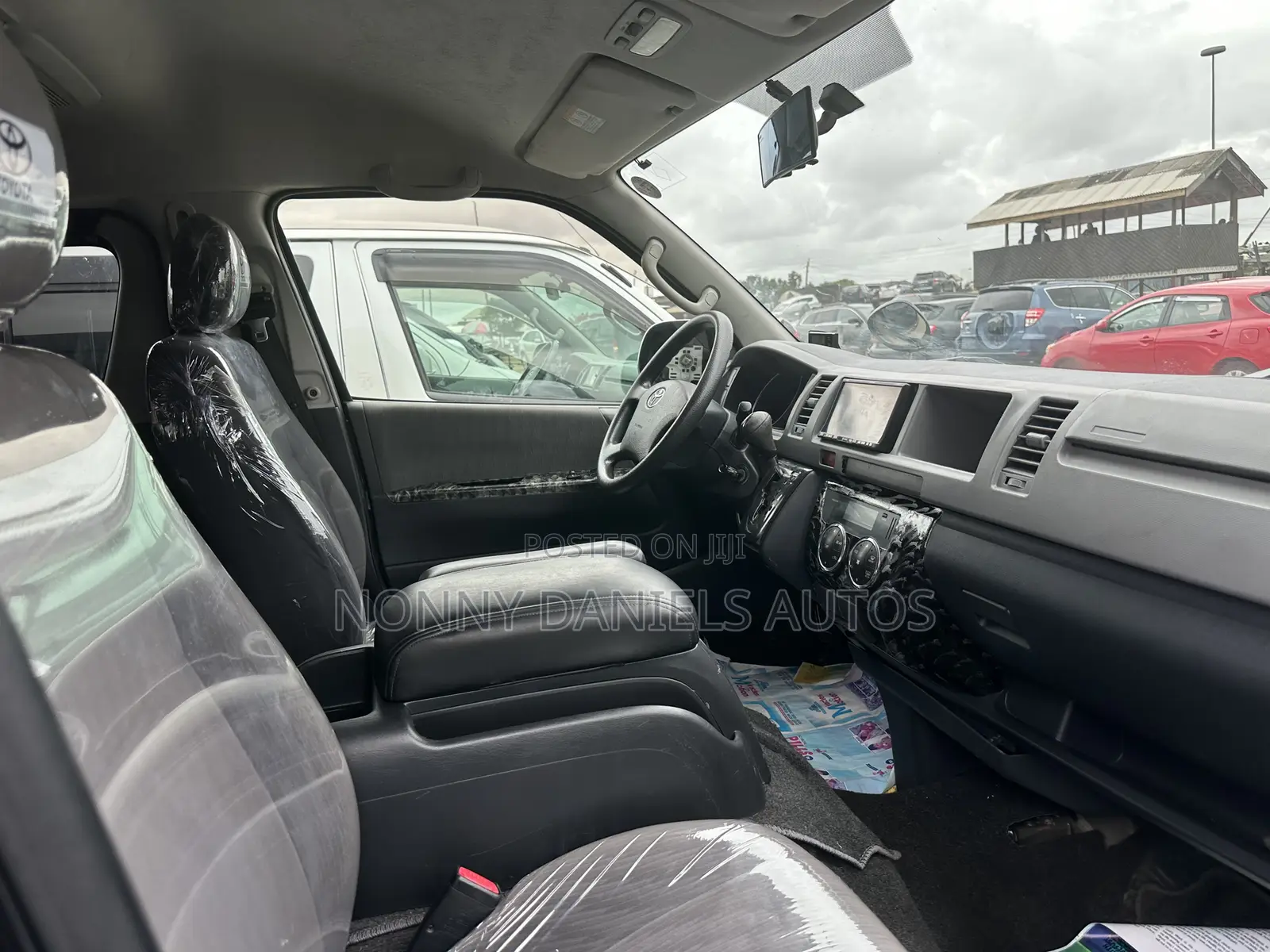 Toyota HiAce 2015 Black
