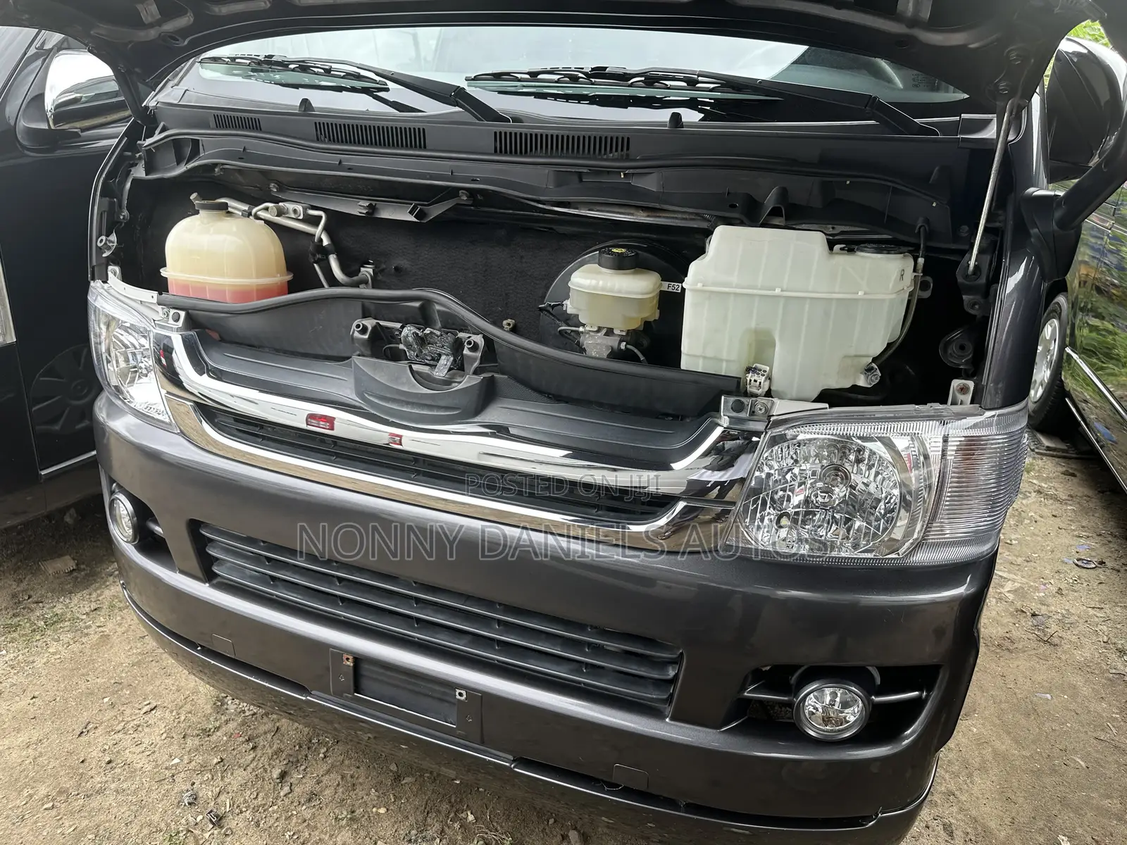 Toyota HiAce 2015 Black