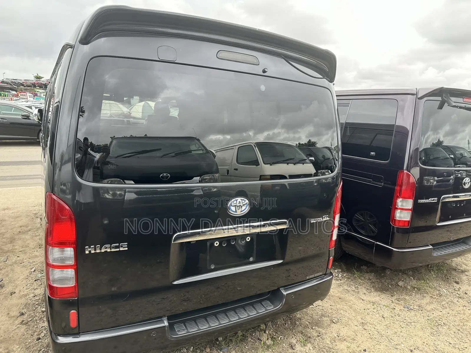 Toyota HiAce 2015 Black