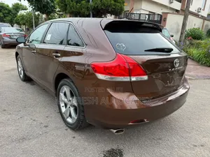 Toyota Venza XLE 2011 Brown