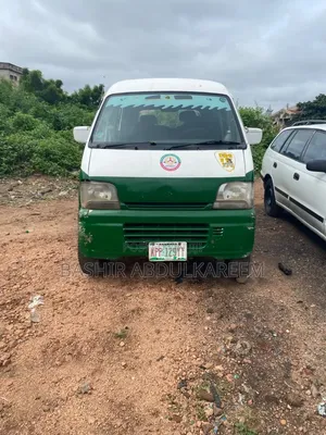 Suzuki APV Minibus 2010 Green