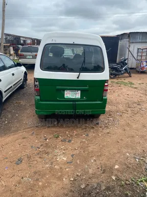 Suzuki APV Minibus 2010 Green