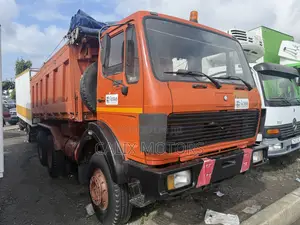 Foreign Used Mercedes Benz 2636 10tyres Dump Truck.