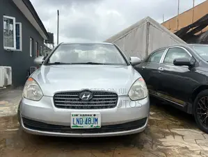 Hyundai Accent 2009 Silver