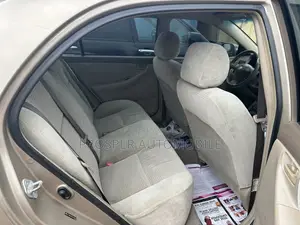 Toyota Corolla LE 2006 Gold