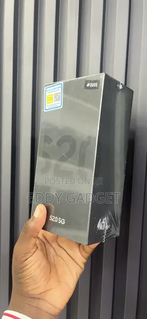 New Samsung Galaxy S20 128 GB Gray
