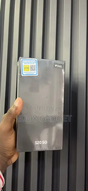 New Samsung Galaxy S20 128 GB Gray