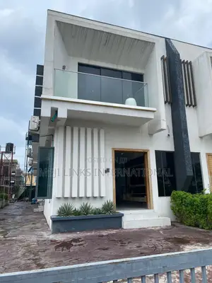 4bdrm Duplex in Buena Vista Estate, Lafiaji for rent