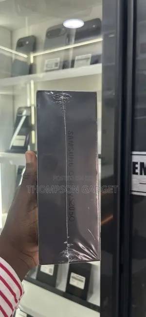 New Samsung Galaxy S20 128 GB Gray