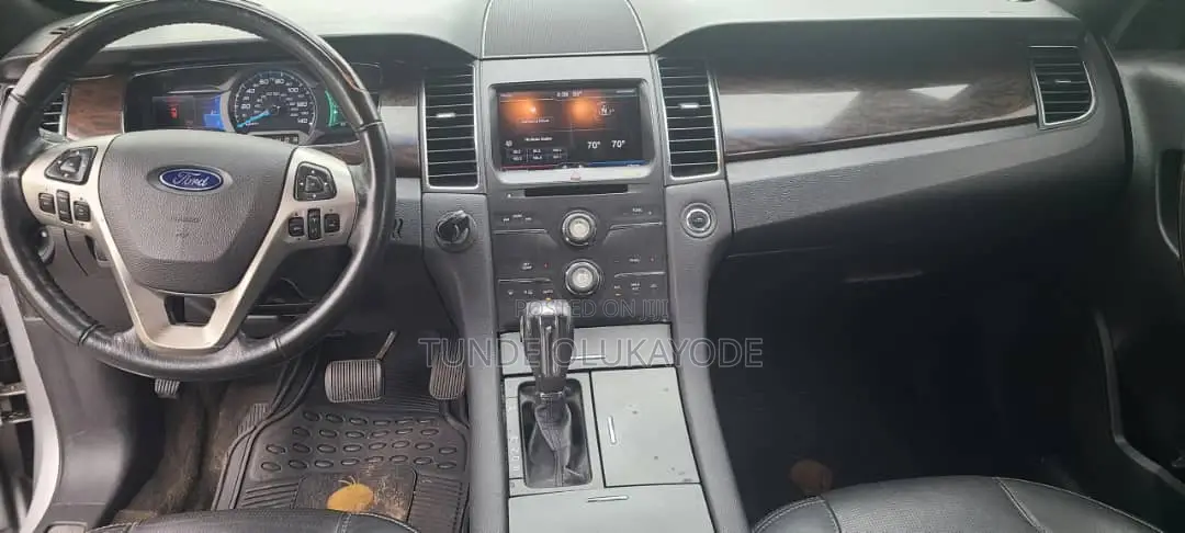 Ford Taurus Limited 2013 Silver