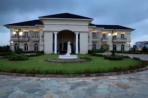 7bdrm Mansion in Banana Island for sale
