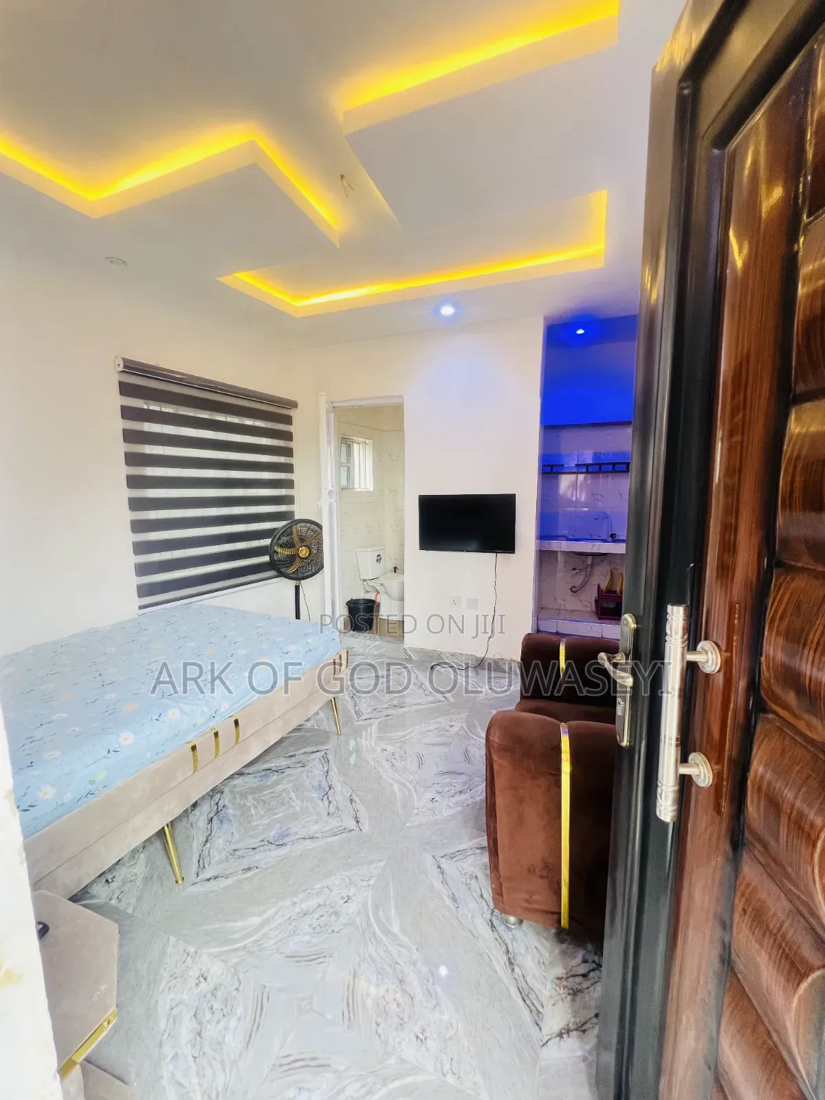 Short Let With 24 Solar Light Apartment