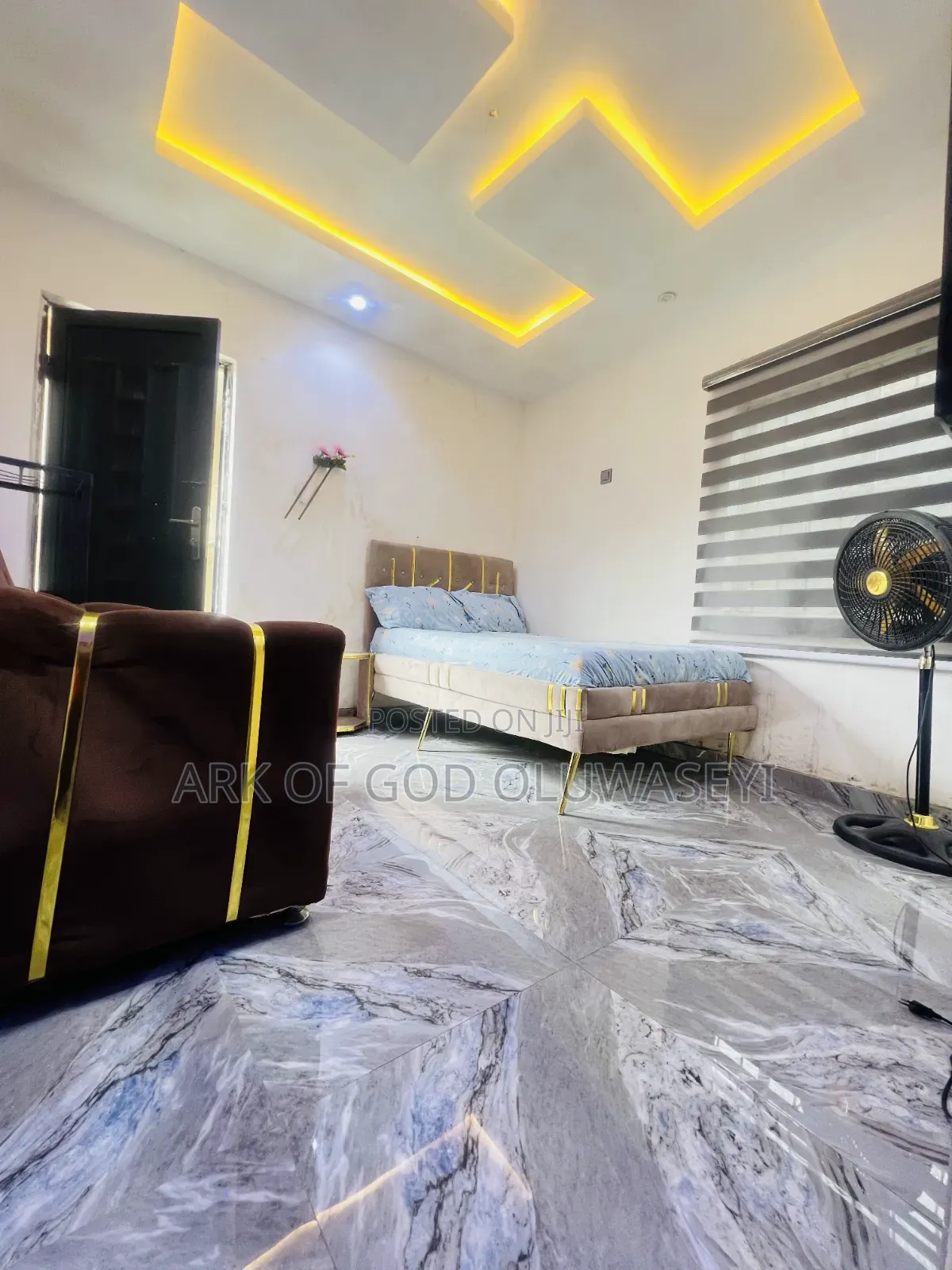 Short Let With 24 Solar Light Apartment