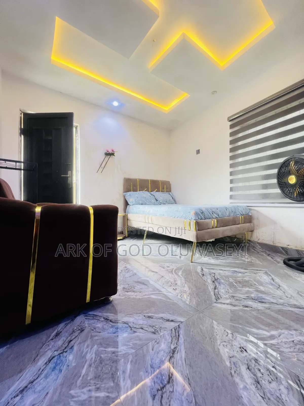 Short Let With 24 Solar Light Apartment