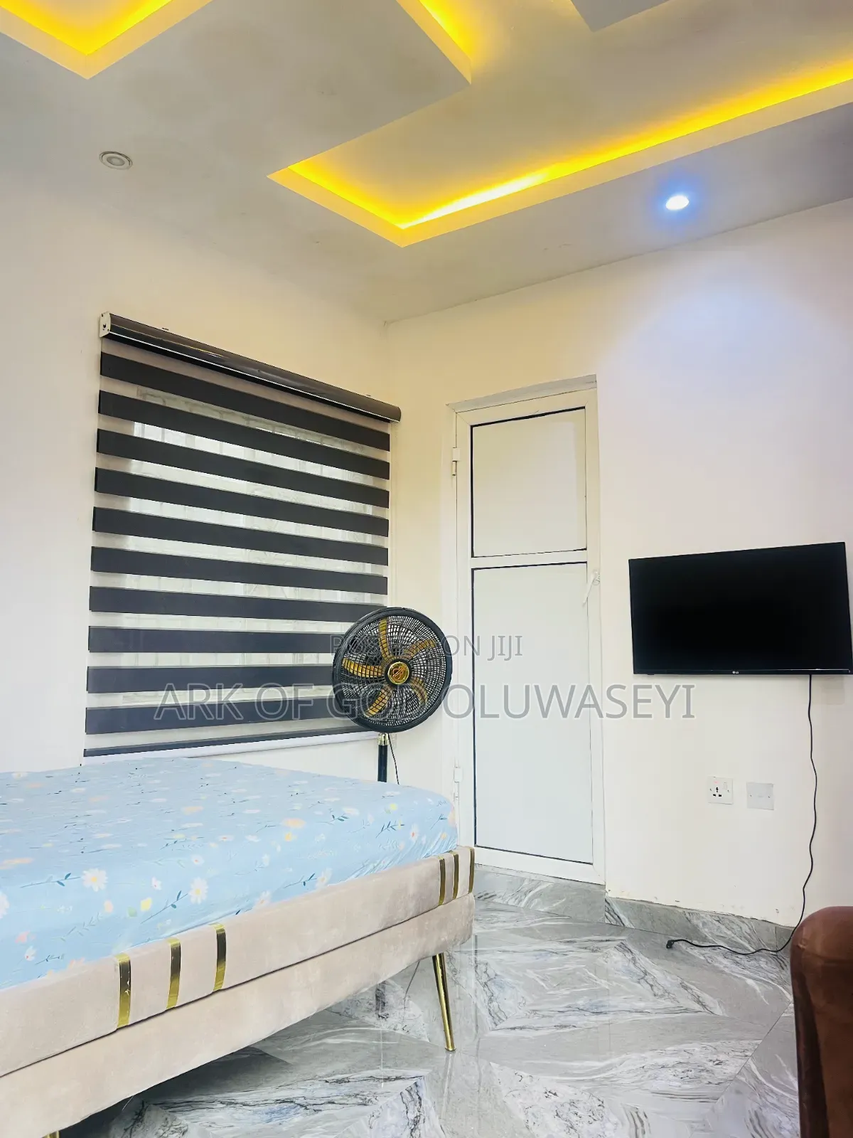 Short Let With 24 Solar Light Apartment